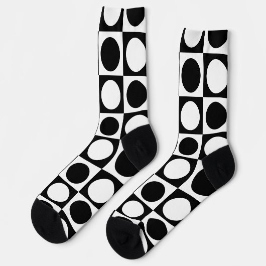 Schwarz-weiße Polka-Punkte Socken (Linkes Detail)