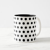 Schwarz-weiße Polka-Punkte Zweifarbige Tasse (VorderseiteRechts)