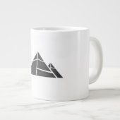 Schwarz-weiße Pyramiden Jumbo-Tasse (Vorderseite Rechts)