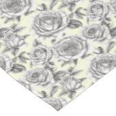 Schwarz-weiße Rose auf gelbem Hintergrund Tischdecke (Schrägansicht)