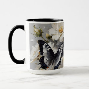 Schwarz-Weiße Schmetterlinge auf weißen Blumen, Tasse