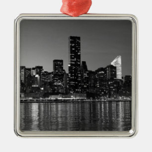 Schwarz-weiße Skyscaper-Silhouette in New York Silbernes Ornament