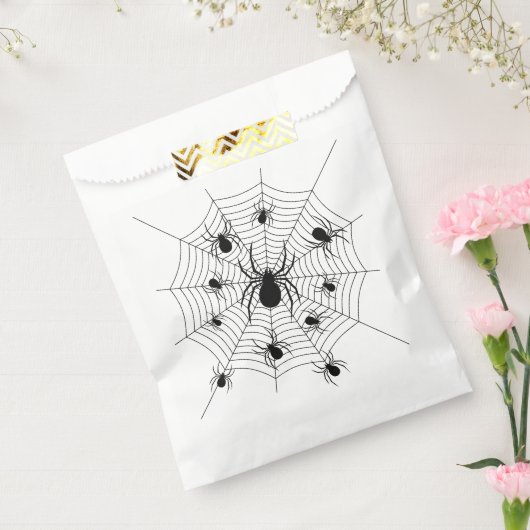 Schwarz-weiße Spinnennetzmuster Halloween Geschenktütchen (Versiegelt)