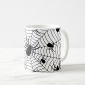 Schwarz-weiße Spinnennetzmuster Halloween Kaffeetasse (VorderseiteRechts)