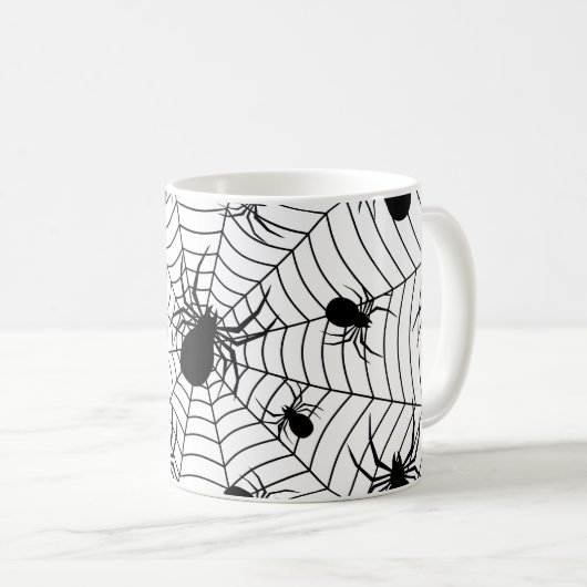 Schwarz-weiße Spinnennetzmuster Halloween Kaffeetasse (VorderseiteRechts)