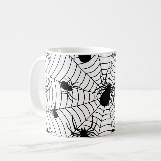 Schwarz-weiße Spinnennetzmuster Halloween Kaffeetasse (Vorderseite Links)