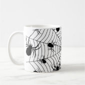 Schwarz-weiße Spinnennetzmuster Halloween Kaffeetasse (Links)
