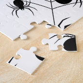 Schwarz-weiße Spinnennetzmuster Halloween Puzzle (Seite)