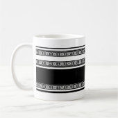 Schwarz-weiße Spitzenflechte und horizontale Strei Kaffeetasse (Links)