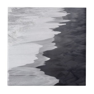 Schwarz-weiße Strandlandschaft Fliese
