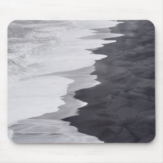 Schwarz-weiße Strandlandschaft Mousepad (Vorne)