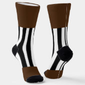 Schwarz-weiße Streifen auf braun Socken (Gewinkelt)