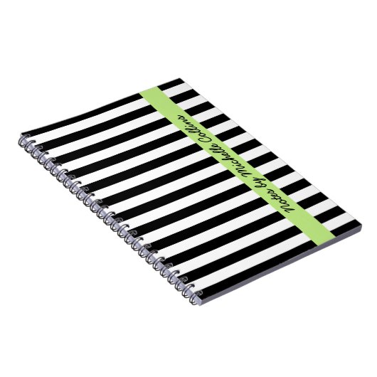 Schwarz-weiße Streifen Kalkgrün personalisierter N Notizblock (Rechte Seite)
