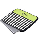 Schwarz-weiße Streifen mit dreifacher Buchstabenei Laptopschutzhülle (Vorne Knopf)