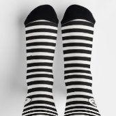 Schwarz-weiße Streifen mit Ihren Initialen Socken (Oben)