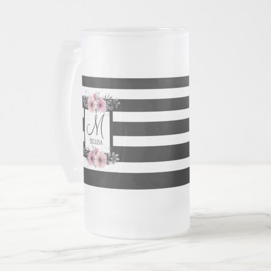 Schwarz-weiße Streifen Rosa Floral Monogramm Mattglas Bierglas (Vorderseite Links)