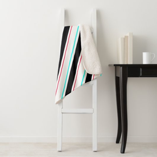 Schwarz-weiße Streifen Sherpadecke (Beispiel)