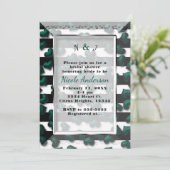 Schwarz-weiße Streifen und Emerald Hearts Brautpar Einladung (Stehend Vorderseite)