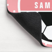 Schwarz-weiße und rosa Girly Sporty-Fußball-Monogr Mousepad (Ecke)