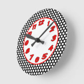 Schwarz-weiße und rote Polka-Punkte Runde Wanduhr (Winkel)