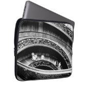Schwarz-weiße Wendeltreppe Laptopschutzhülle (Vorne Rechts)