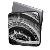 Schwarz-weiße Wendeltreppe Laptopschutzhülle (Vorderseite Links)