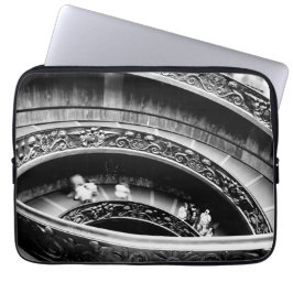 Schwarz-weiße Wendeltreppe Laptopschutzhülle
