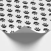 Schwarz-weiße Wolfspfoten-Wrapierpapier Geschenkpapier (Ecke)