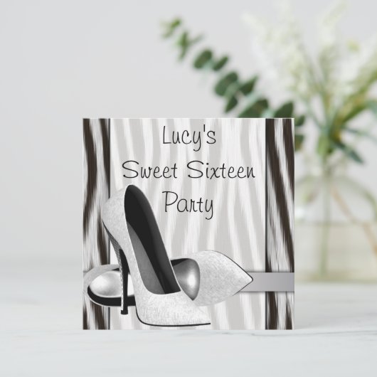 Schwarz-weiße Zebra High Heel Schuhe Sweet 16 Part Einladung (Stehend Vorderseite)