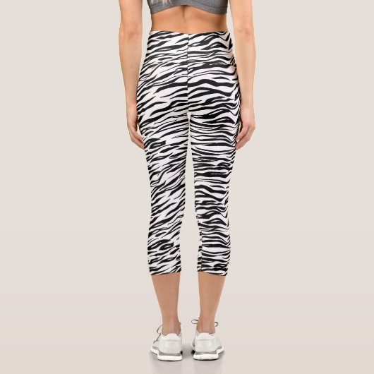Schwarz-weiße Zebra Print Capri Leggings (Rückseite)