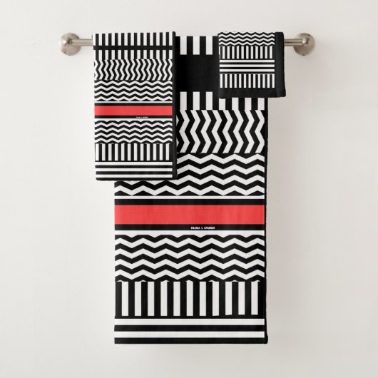 SCHWARZ-WEISSE ZICKZACK STREIFEN + ROTE BAND BADHANDTUCH SET (Insitu)