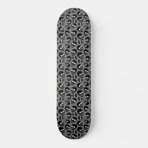 Schwarz-weiße zufällige Totenköpfe Skateboard