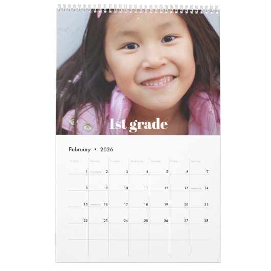 Schwarz-weißer Abschluss K-12 FotoCollage 15 Monat Kalender (Feb 2026)