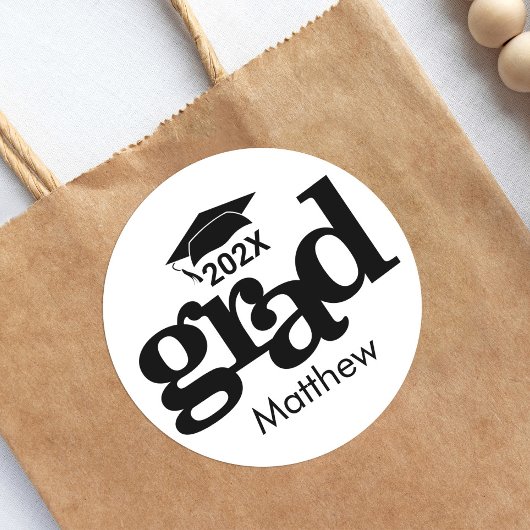 Schwarz-weißer Abschluss mit moderner Typografie Runder Aufkleber