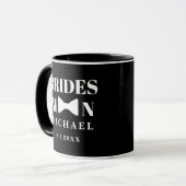 Schwarz-weißer Bogen-Hochzeitsschick Tasse (Vorderseite Links)