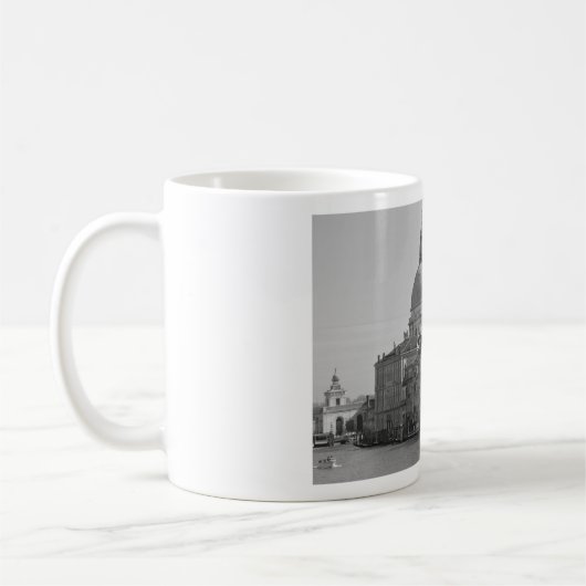 Schwarz-weißer Canal Venedig Italien Reisen Kaffeetasse (Links)