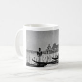 Schwarz-weißer Canal Venedig Italien Reisen Kaffeetasse (Vorderseite Links)