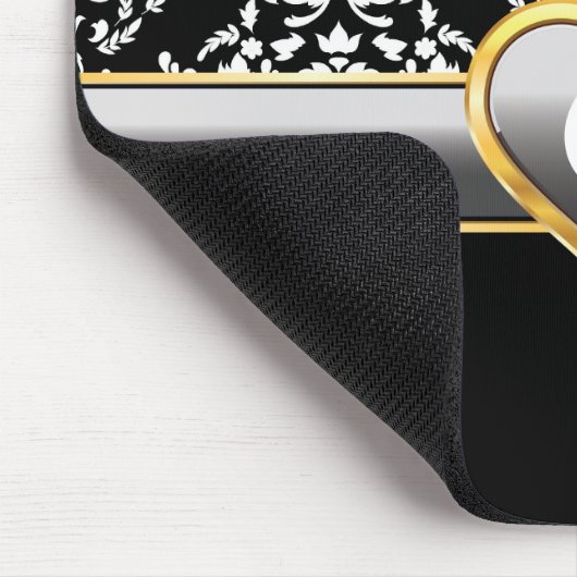 Schwarz-weißer Damast, Silbergraue Herzmonogramm Mousepad (Ecke)