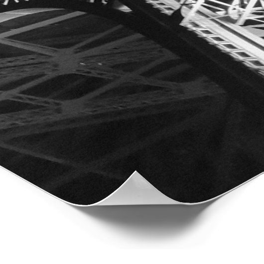 Schwarz-weißer Eiffelturm in Paris Poster (Ecke)