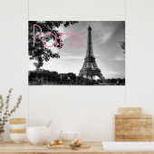 Schwarz-weißer Eiffelturm Paris Romantische Liebe  Poster (Küche)