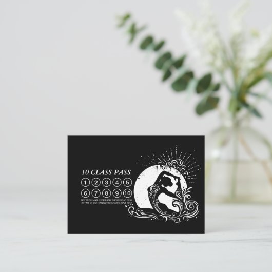 Schwarz-weißer einbeiniger King-Pigeon-Yoga-Class- Treuekarte (Stehend Vorderseite)