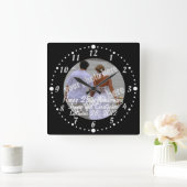 Schwarz-weißer Happy Anniversary Foto Clock Square Quadratische Wanduhr (Zuhause)