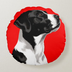 Schwarz-weißer Hund auf knallrotem Hintergrund Rundes Kissen