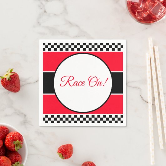 Schwarz-weißer Karo mit Rot Serviette (Beispiel)