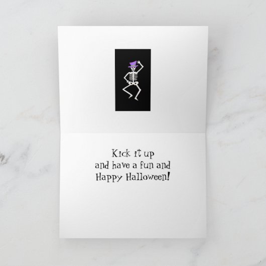 Schwarz-weißer lila Skeleton Knochen-Tanz Karte (Innenseite)