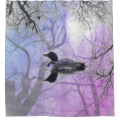 Schwarz-weißer Loon auf einem See Duschvorhang (Vorderseite)