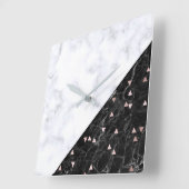 Schwarz-weißer Marmor Rose geometrisch Quadratische Wanduhr (Winkel)