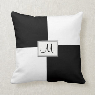 Schwarz-weißer Mit Monogramm Kissen