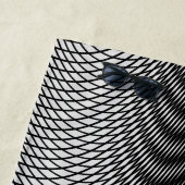 Schwarz-weißer Moiré-Effekt auf einer Trippy Strandtuch (Beispiel)