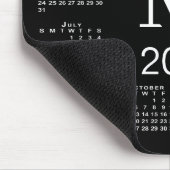 Schwarz-weißer Monogramm-Kalender 2026 Mousepad (Ecke)